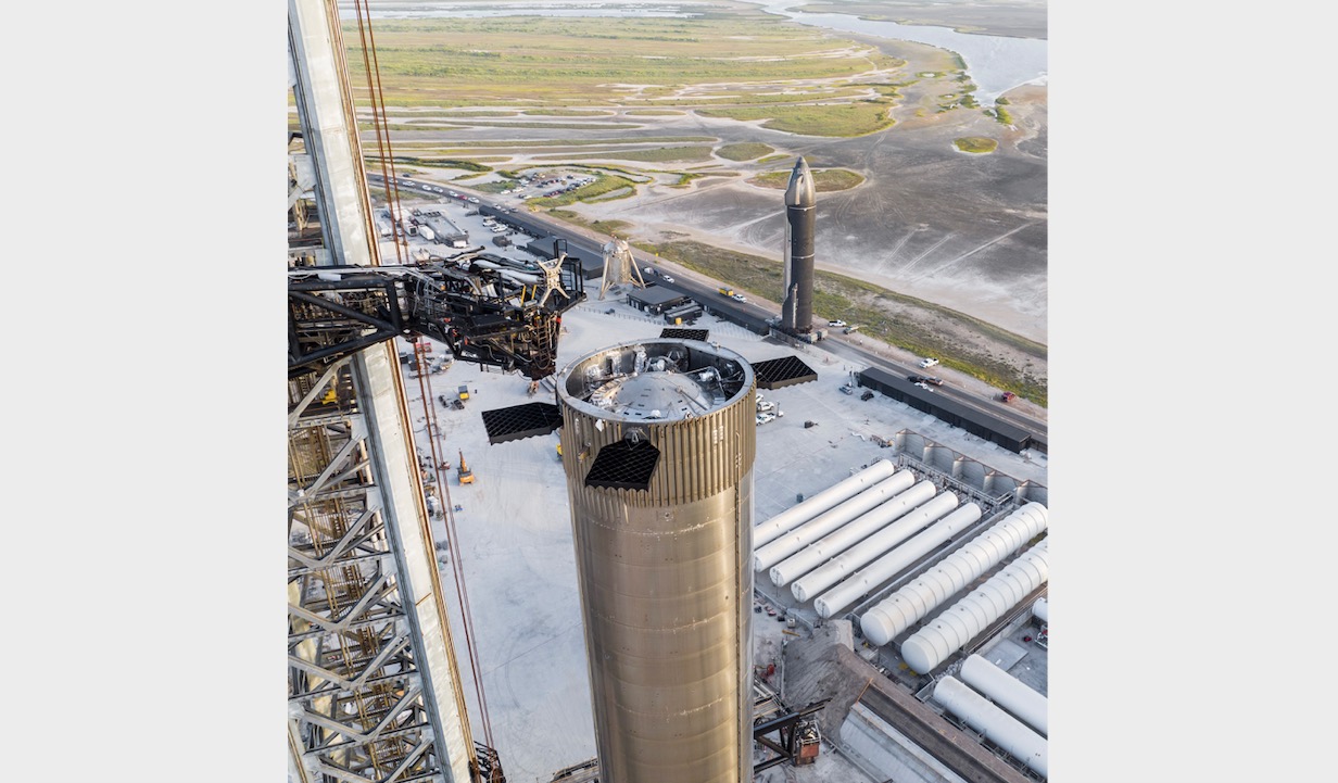 Fireball temporarily engulfs SpaceX’s enormous Starship booster for the duration of test