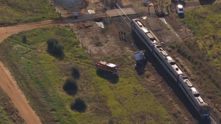 Announce derailed after colliding with truck come Bendigo