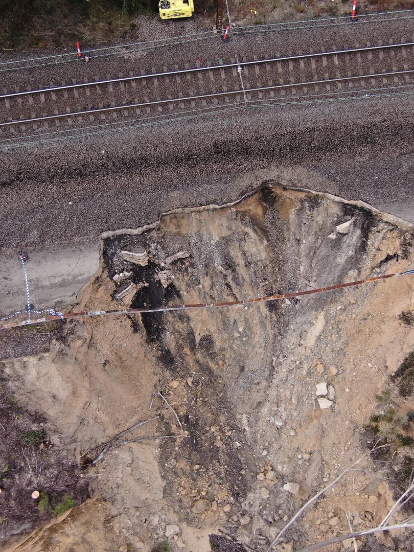 ‘Huge effort’ underway to restore landslide alongside severe Blue Mountains rail line