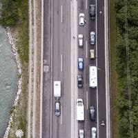 Ferienbeginn: Am Gotthard-Nordportal stauen sich die Autos auf mehreren Kilometern. Der TCS empfiehlt Alternativrouten