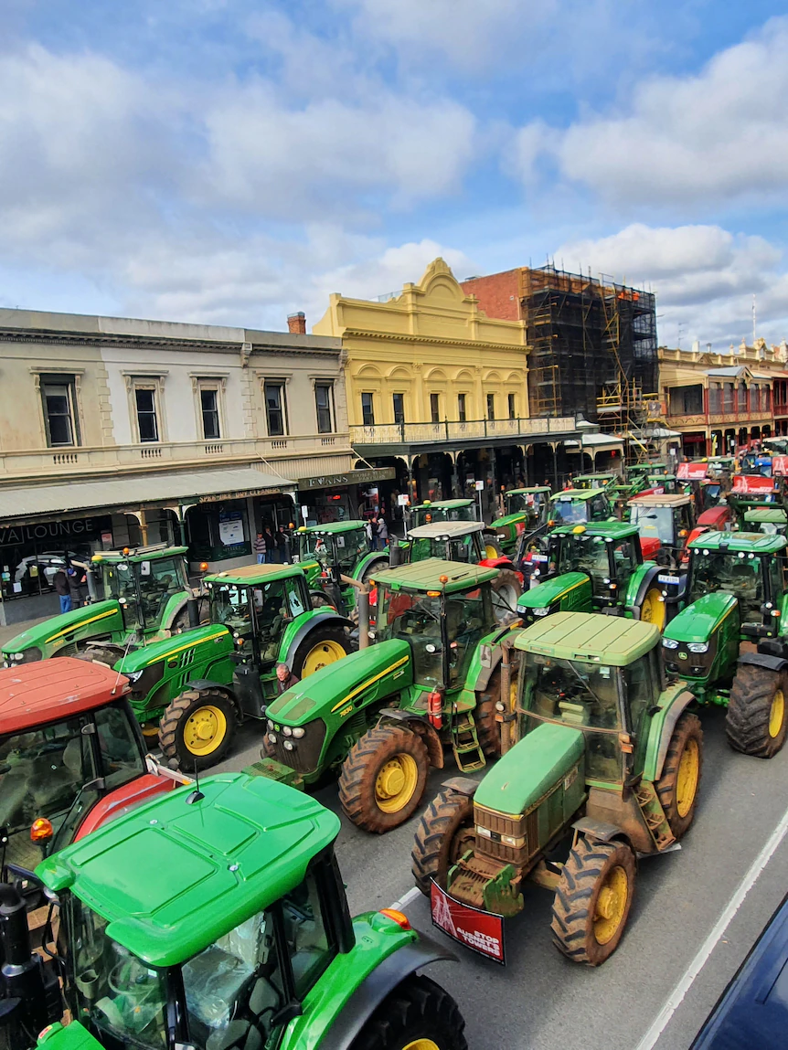 Tractors steal to the streets as farmers allege Western Renewables Link