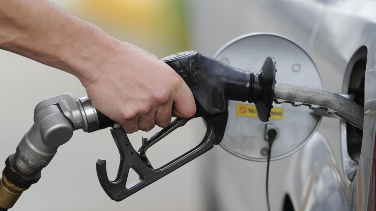 Man within the back of bars for allegedly stealing petrol in some unspecified time in the future of Adelaide for months