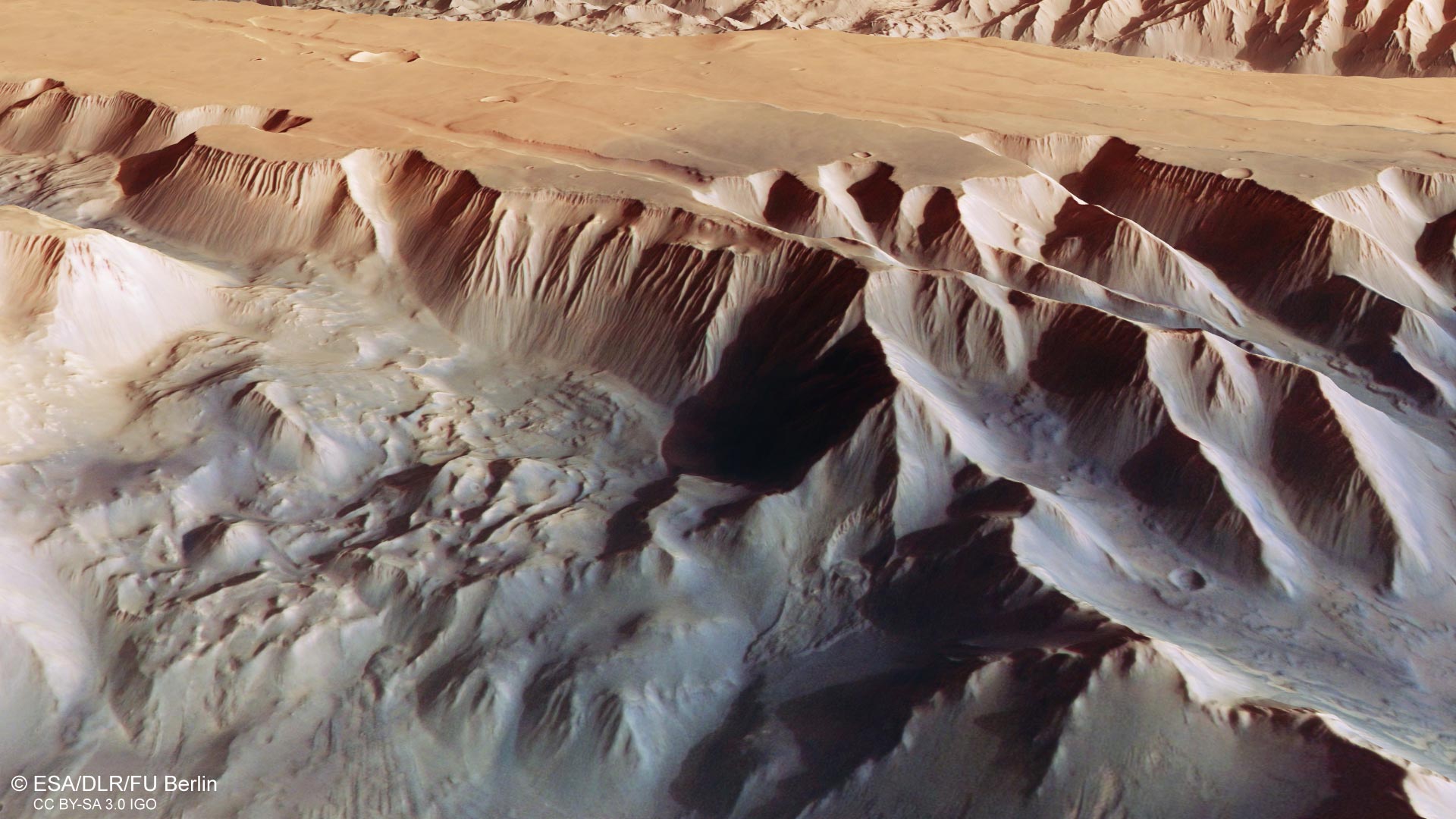 The “Grandest Canyon” in the Photo voltaic Arrangement: Mars Inform Captures Fine Pictures of Broad Martian Canyon