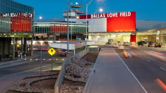 Lady whips out handgun, begins taking pictures interior US’ Dallas Airport, arrested