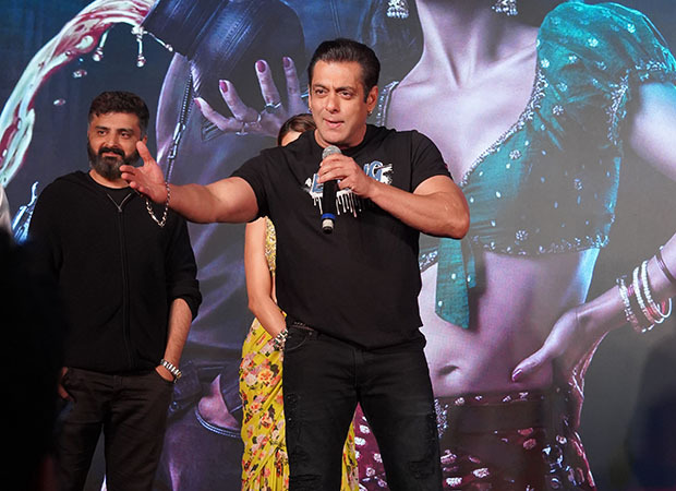 Woah! Salman Khan publicizes No Entry sequel post Bhaijaan at Vikrant Rona tournament