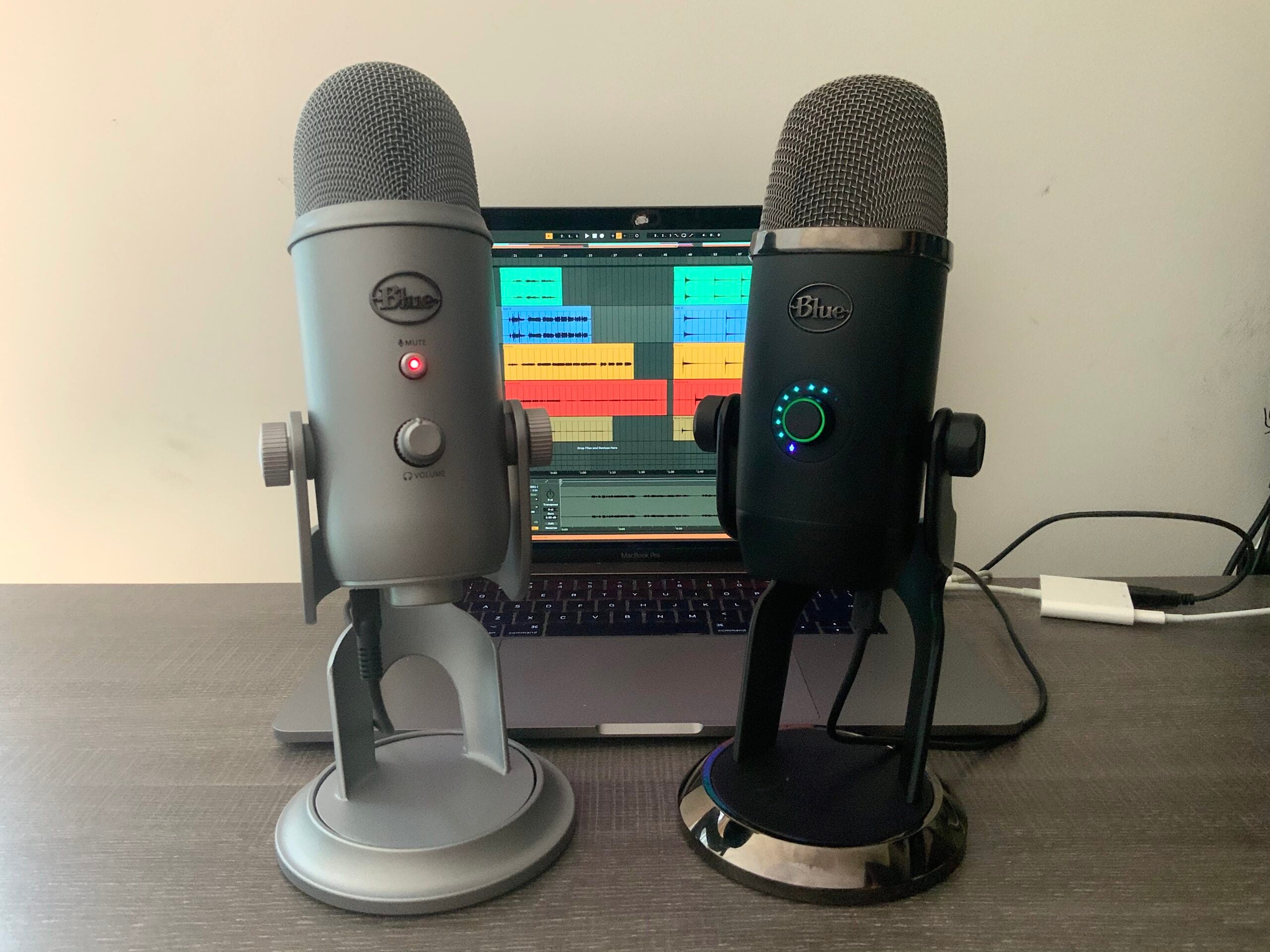 Blue Microphones Yeti vs. Yeti X: Which Blue podcasting mic can also fair peaceable you rob?