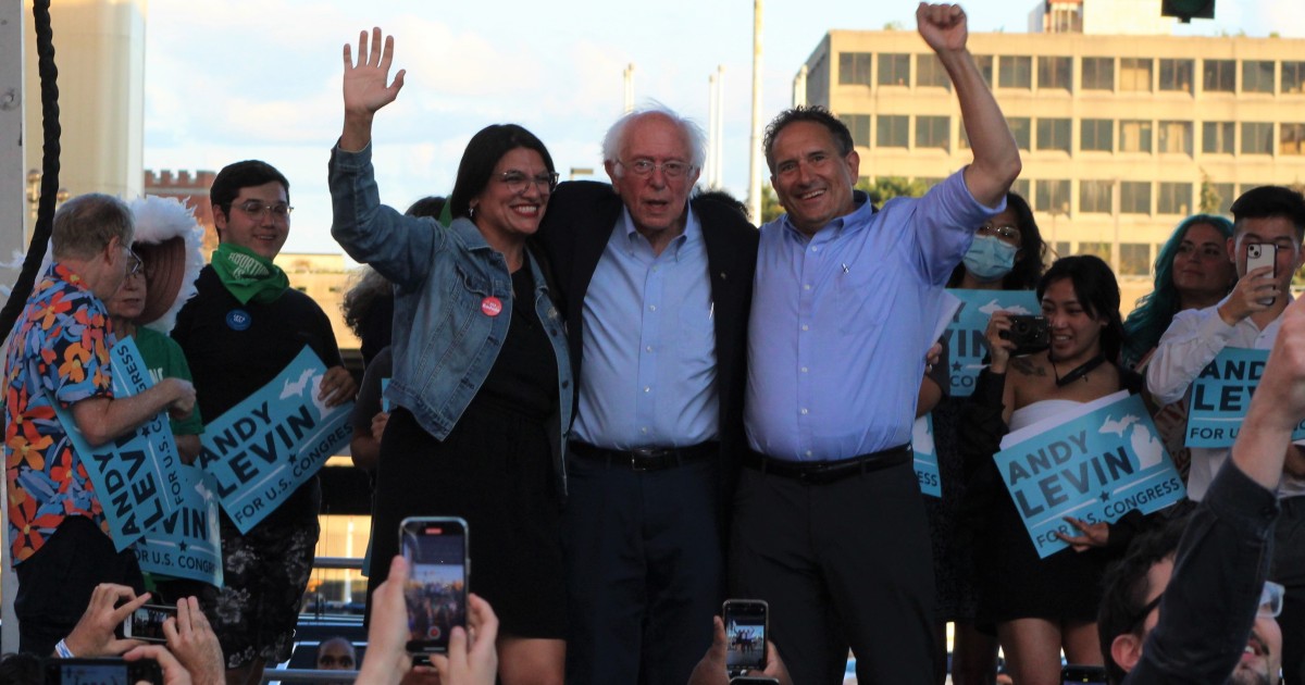 US elections: Bernie Sanders campaigns for Michigan progressives