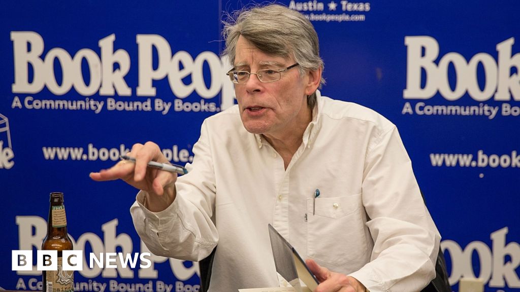 Stephen King testifies in opposition to merger of publishing giants