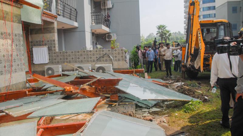 UP: Bulldozer gets rid of illegal constructions at dwelling of flesh presser who abused woman