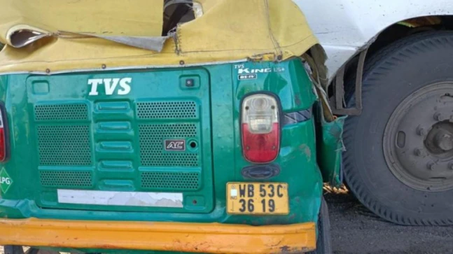 9 killed as autorickshaw rams into bus in Bengal’s Birbhum