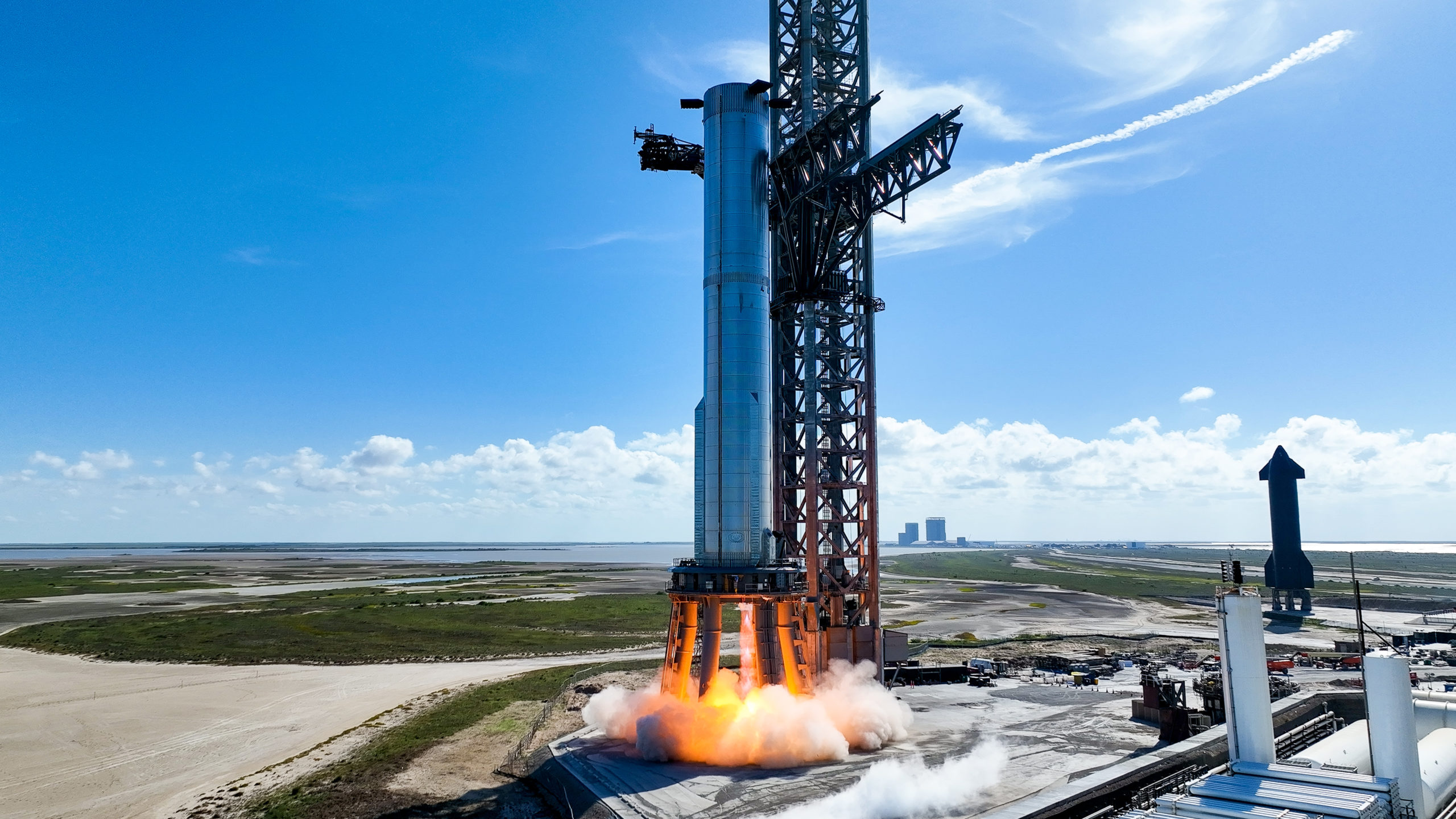 SpaceX fires up Starship and Excellent-trying Heavy Booster 7 earlier than check flight