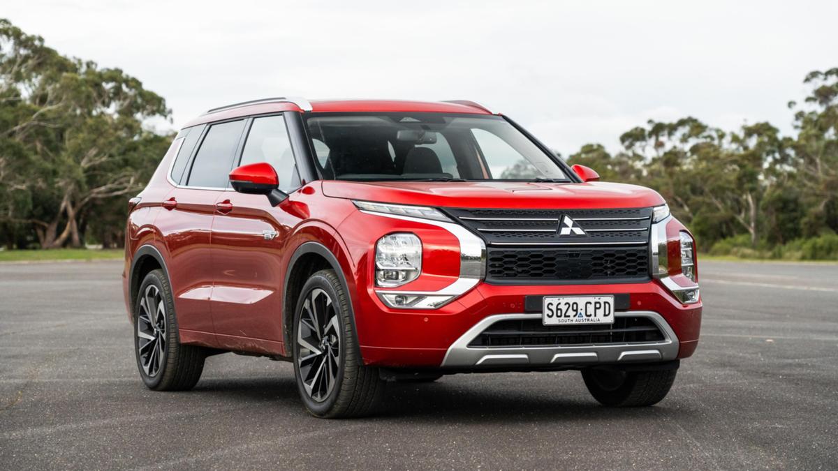 2022 Mitsubishi Outlander PHEV overview