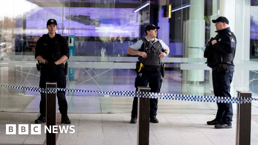 Australia: Gunman charged over Canberra airport shooting