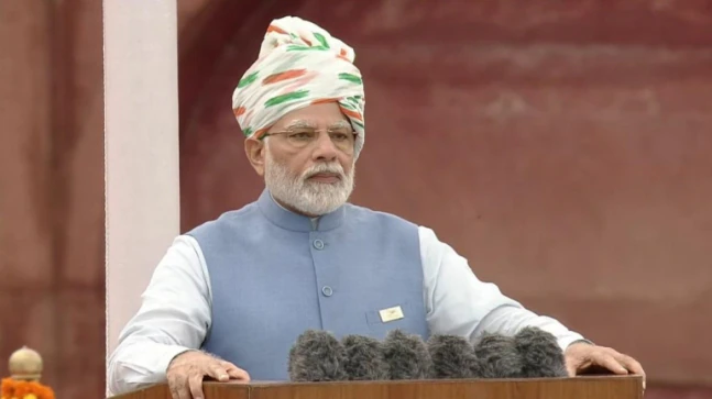 PM Modi attacks corruption, ‘parivaarvaad’ in Independence Day speech