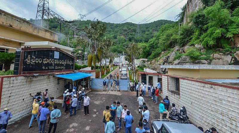 10-km-long site visitors jam at Srisailam ghat street amid heavy high-tail of devotees, tourists