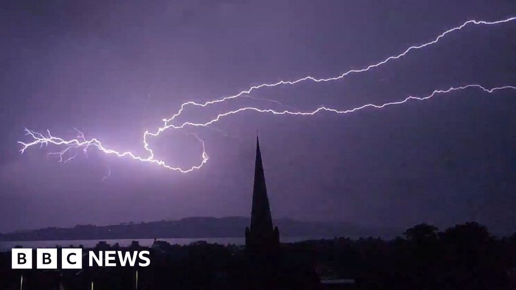 Thunderstorms commence within the UK after heatwave