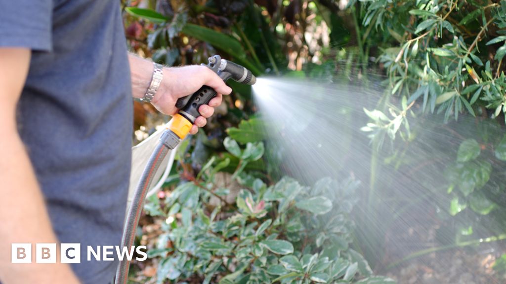 Thames Water hosepipe ban to begin on 24 August