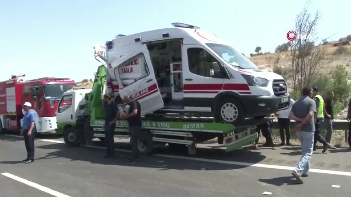 No not up to fifteen killed as bus crashes at accident save of dwelling in Turkey