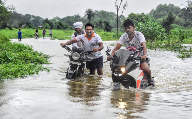 Heavy rains continue in Madhya Pradesh; colleges closed in Bhopal and diversified districts