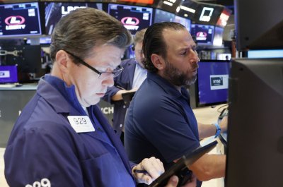 Dow drops 154 parts to notch three-day dropping slump