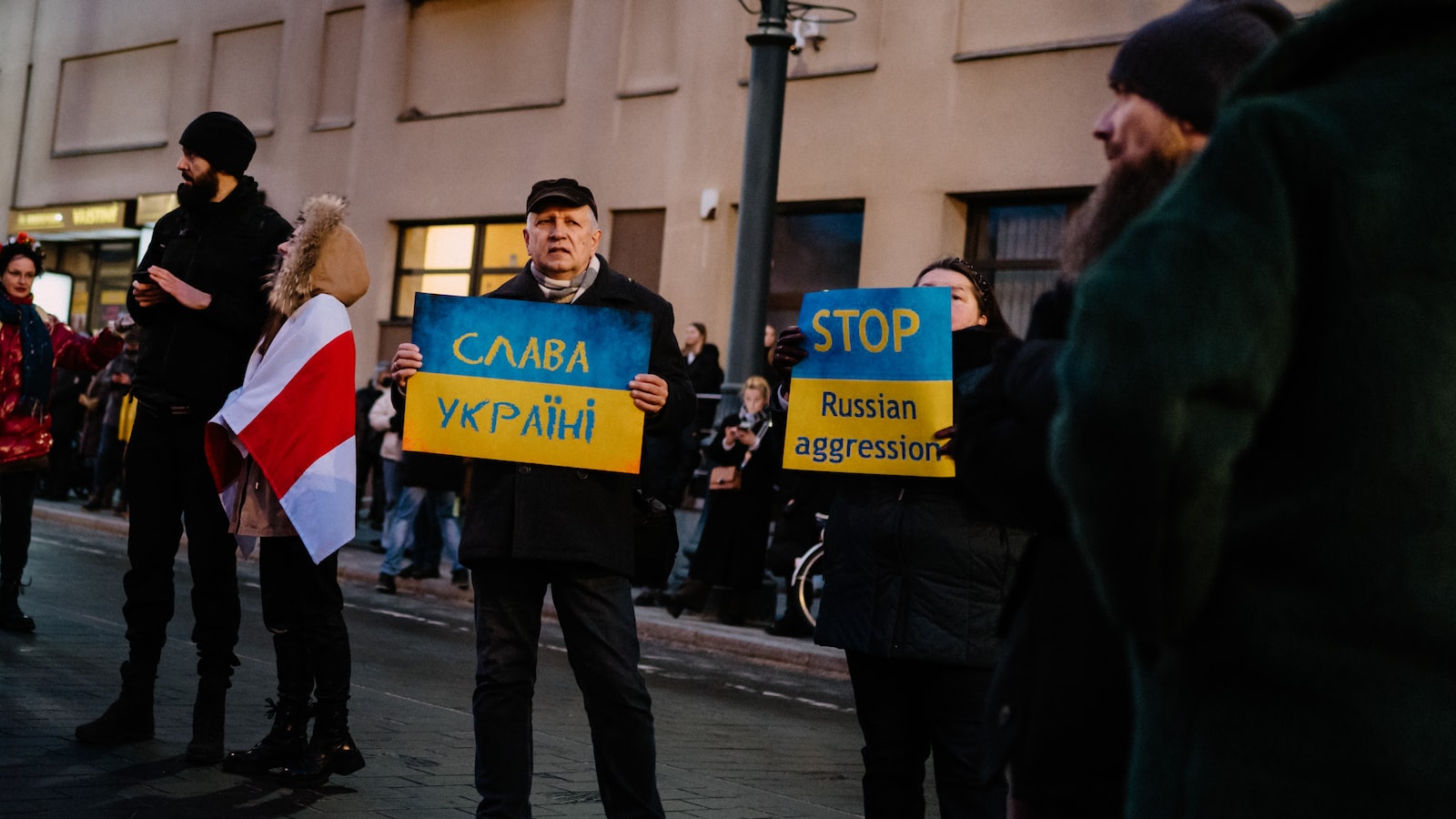 Putin forces backed into corner in south Ukraine as strike turns bridge into ‘mincemeat’