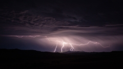 Woman Gaga required to stop program in the middle of lightning storm