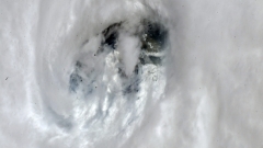 Astronaut looks inside eye of Hurricane Ian from area as storm deteriorates over Florida (images)