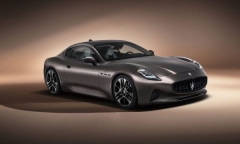 The New Maserati GranTurismo Looks Equally Gorgeous In Its Electric & Petrol Avatars