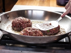 Utilize the Leidenfrost result to make your stainless-steel pan non-stick