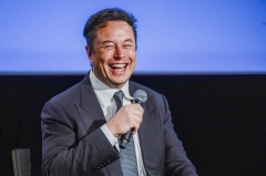 Breaking: Elon Musk is now in charge of Twitter