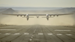 Stratolaunch’s Roc, the world’s biggest aircraft, aces 1st flight bring hypersonic model