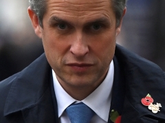 UK minister Gavin Williamson gives up after bullying accusation