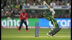 Dazzling Curran, gutsy Rashid limit Pakistan to 137/8