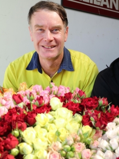 French connection with Tasmanian roses settles in cut flower market