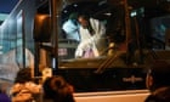 Texas sends out bus bring 28 migrants, consisting of ill kid, to Philadelphia