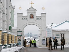 Ukraine raids 1,000 years of age Russia-backed Kyiv abbey