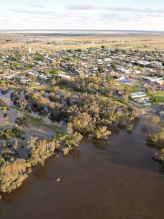 The ‘forgotten’ flood town where citizens are innovating to reach materials