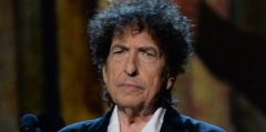 Bob Dylan Addresses Book Signature Controversy