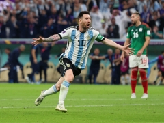 Messi keeps Argentina’s World Cup hopes alive with superb strike