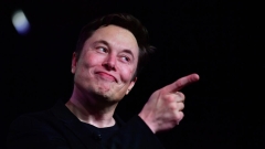 Elon Musk feuds with Apple over Twitter marketing