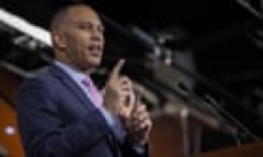 Hakeem Jeffries ‘stops talking’ when asked what he considers Kevin McCarthy