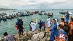 Spiritual groups fulfill fisherfolk near Vizhinjam seaport to fix continuous concern