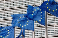 EU strikes offer on world-first carbon border tariff