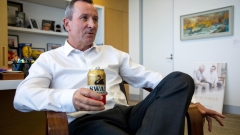 Mark McGowan shares Christmas message to WA while consuming renowned brew, Swan Draught