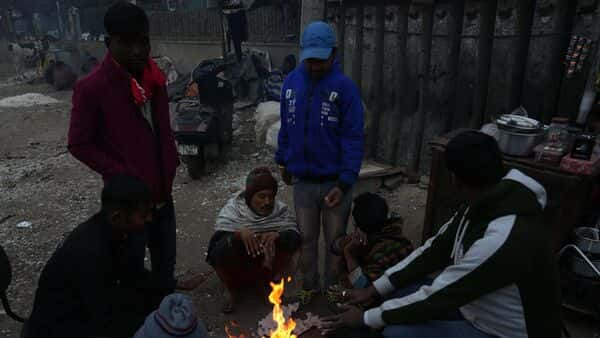 Cold wave sweeps north India; mercury plunges in Delhi, UP, Punjab and hills|Mint – Mint