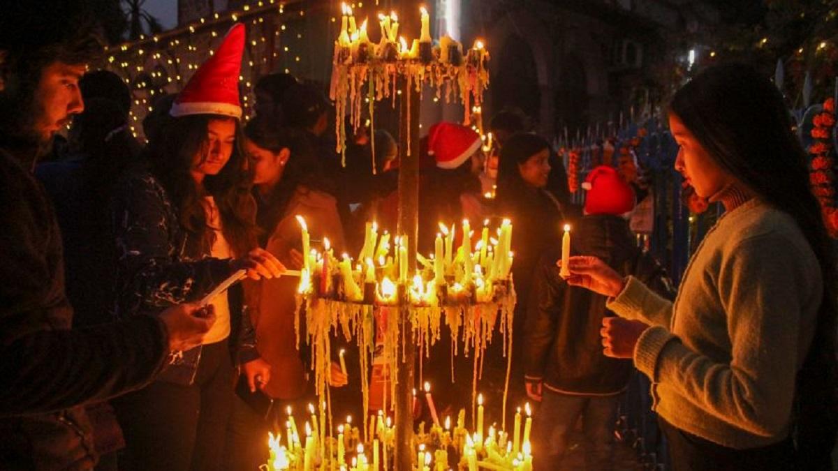 Christmas festival celebrated with pomp across the country, see photos