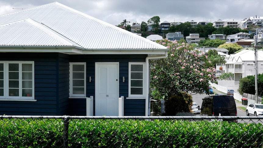 What Australia’s real estate market has actually been doing over the previous year – ABC News