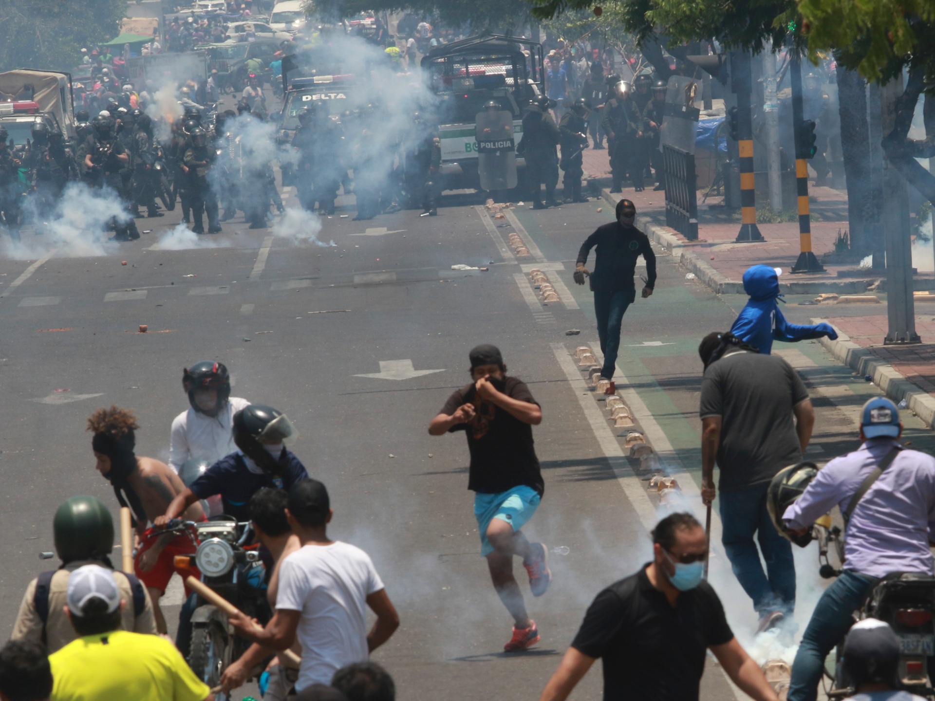 Bolivian authorities arrest popular opposition leader