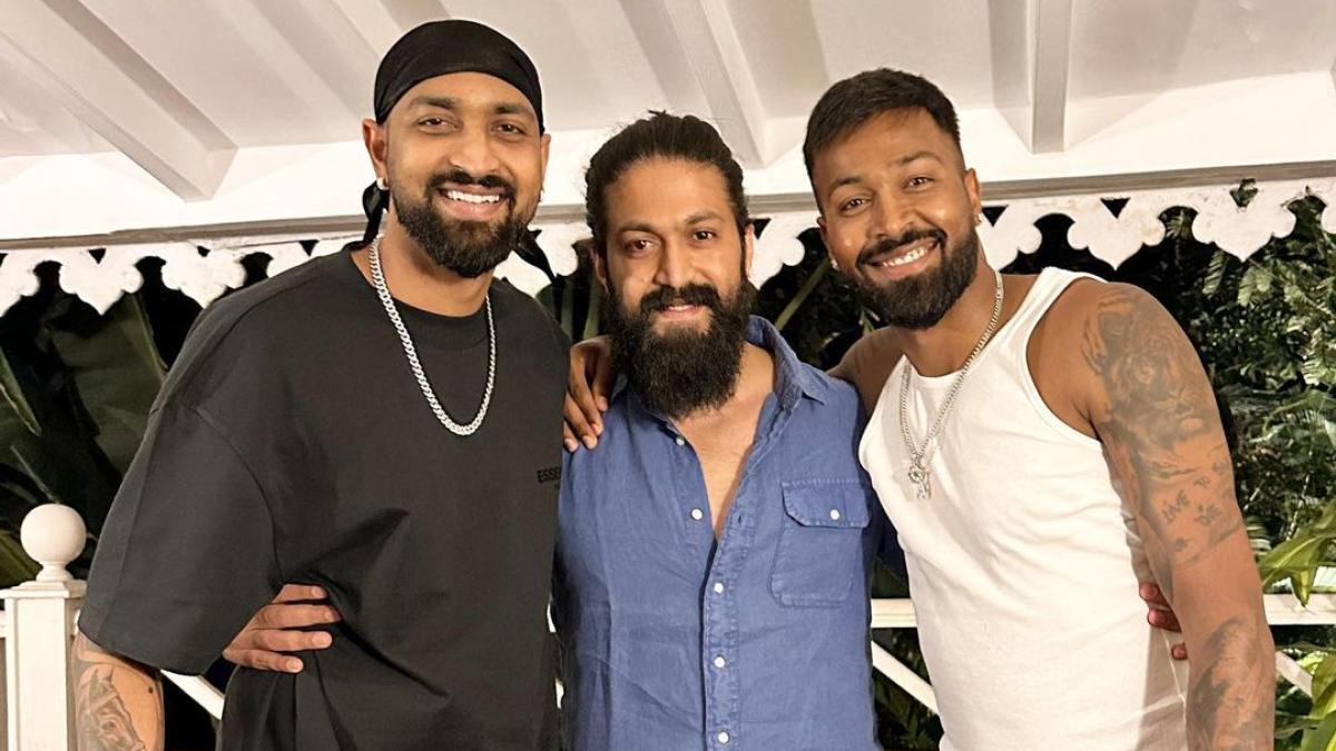 Yash presents with cricketer Hardik Pandya, Krunal after KGF 3 speculations. Fans respond