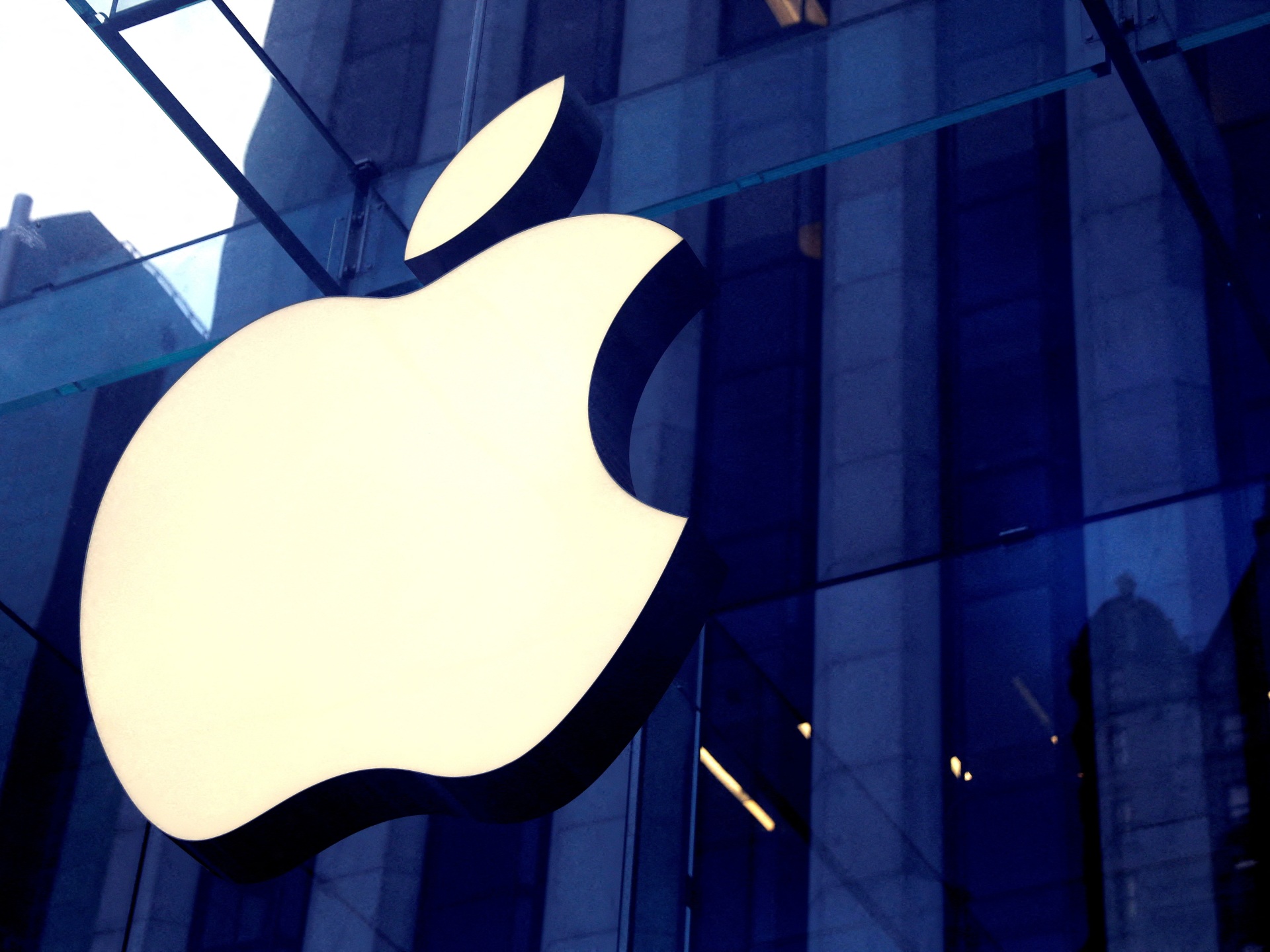 Apple’s market price drops listed below $2 trillion